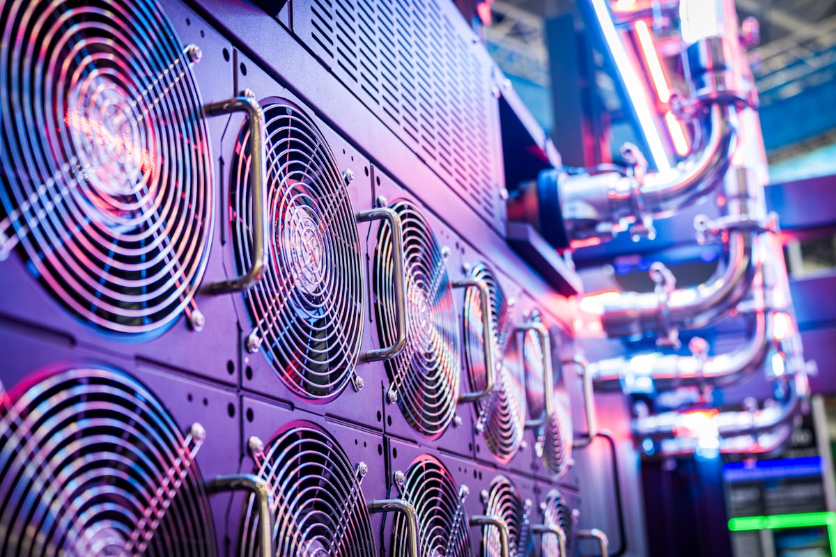 Data centre cooling fans